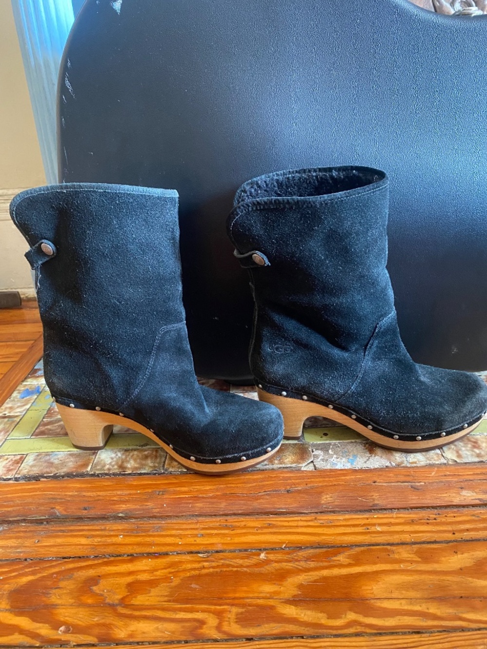 UGG Shearling Clog Boots Womens 8 Black Suede Wooden Heel Studded